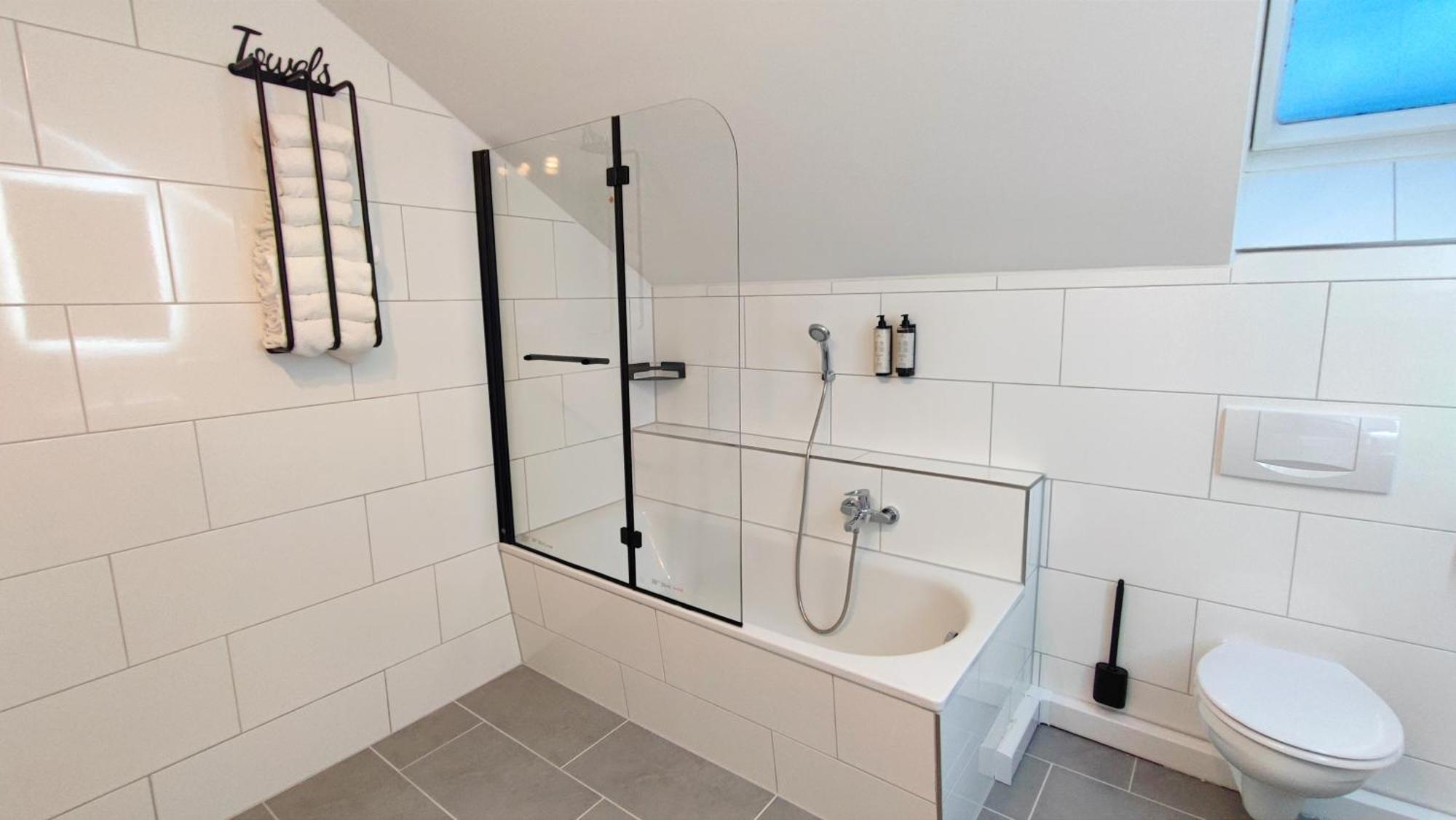 Homely Stay - Urban Oasis Apartments Moosburg an der Isar ภายนอก รูปภาพ